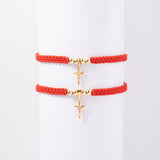 Pulsera Cristo Esbelto en Oro laminado 18k, Hilo Rojo o Negro Para Pareja